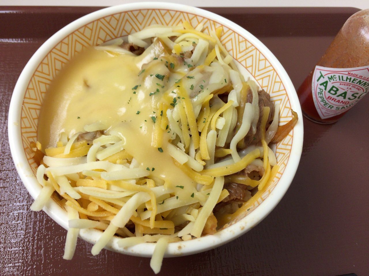 三種 の チーズ 牛 丼