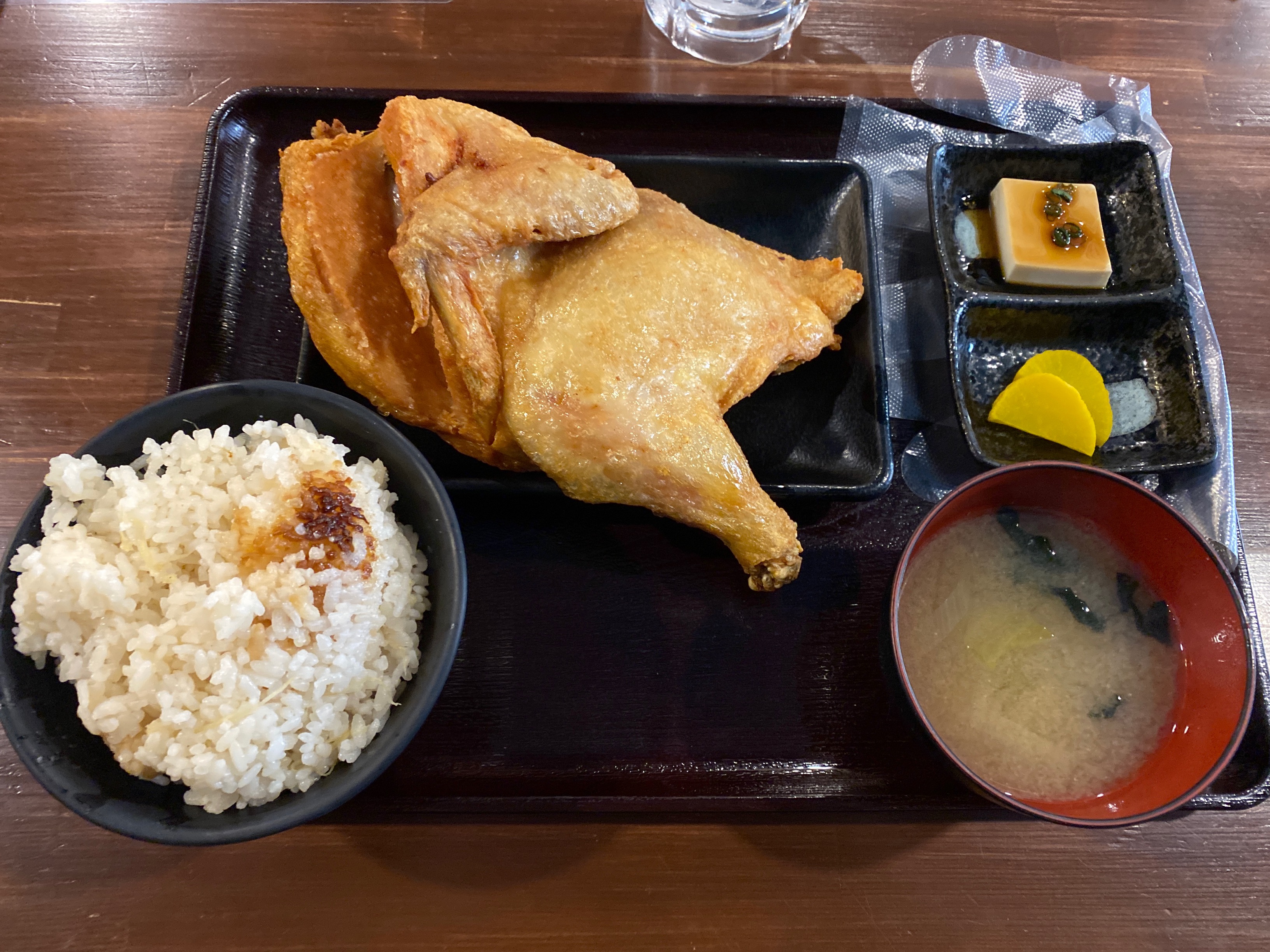 なるとキッチン コスパ大 感動の若鶏半身揚げ定食 かなちゅうごはん