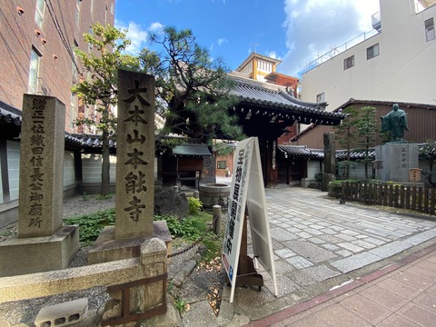 8265CB96-0F39-495F-A641-7F9689A2999D