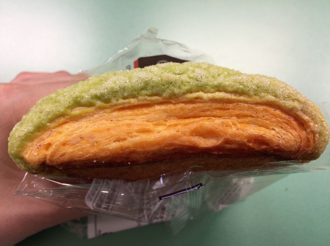 かなちゅうごはん【ファミマ】新メロンパン食べ比べ!クリームたっぷりメロンデニッシュとホイップメロンパン!