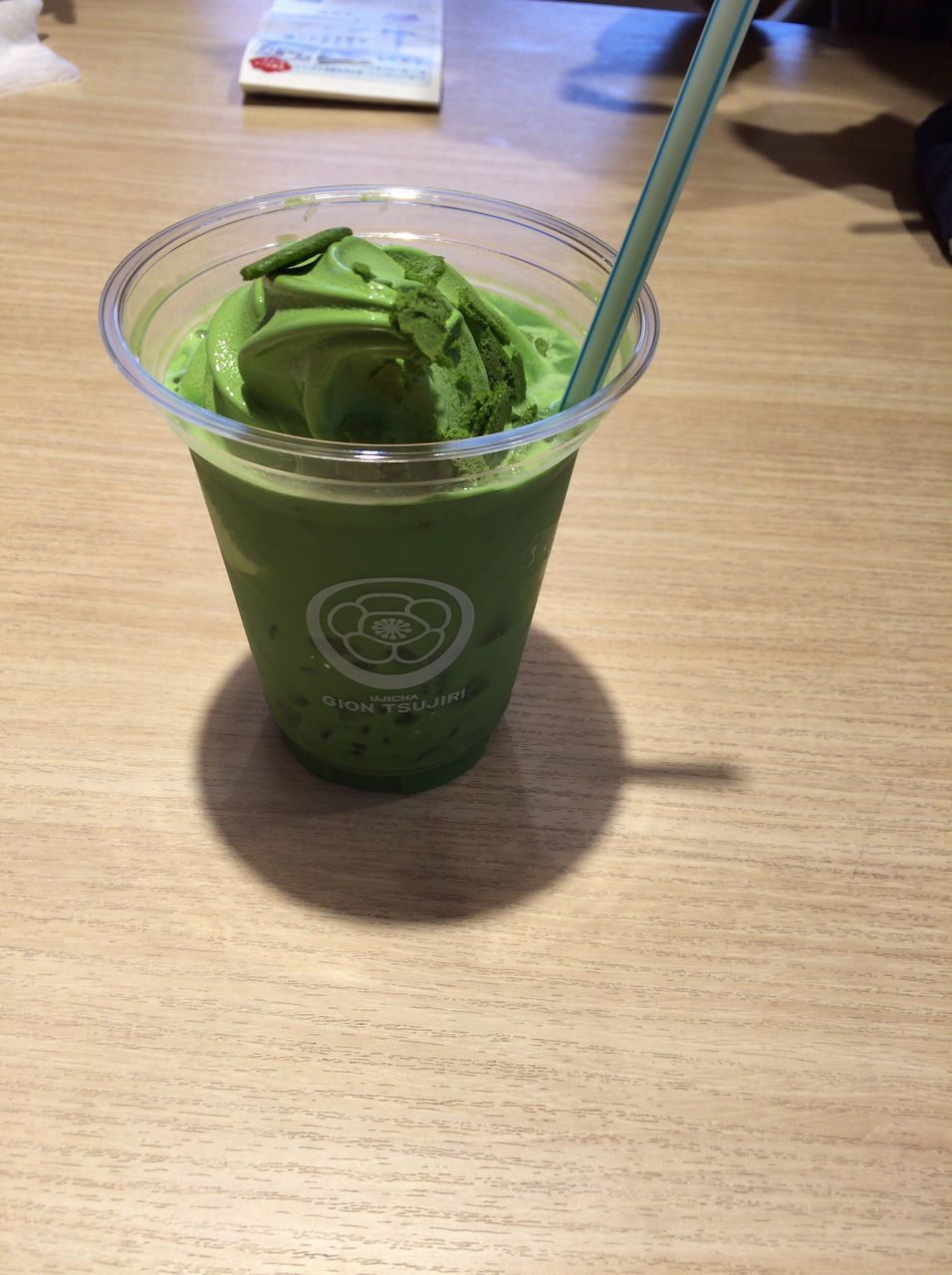 祇園辻利 グリーンティーフロート450円 かなちゅうごはん 祇園辻利 グリーンティーフロート450円 かなちゅうごはん