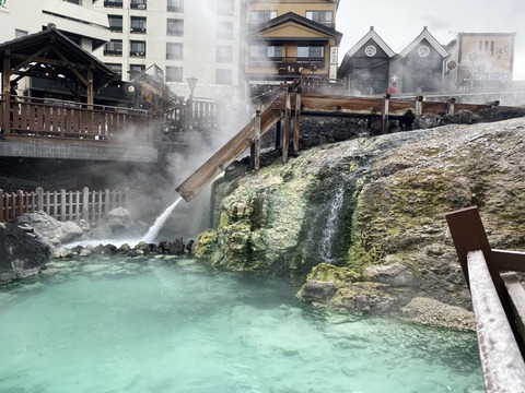 AF5D09ED-2D68-4B7C-A8A2-42008F75FE24