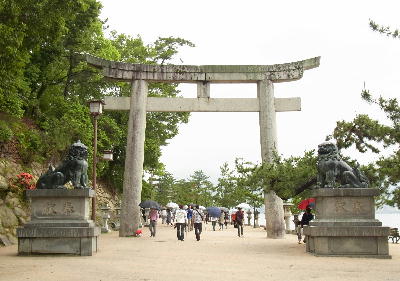 石の鳥居