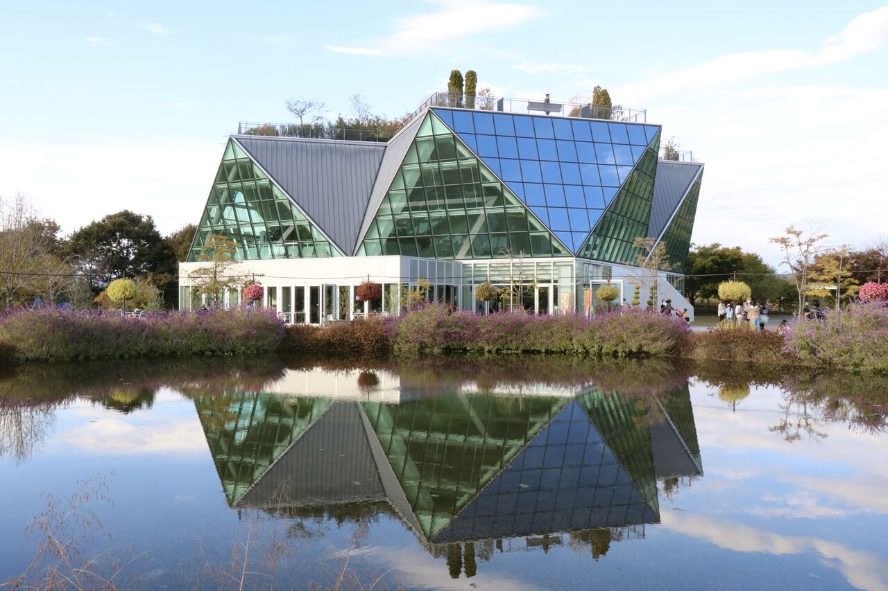 愛知県 国営木曽三川公園 フラワーパーク江南 主食は水族館です