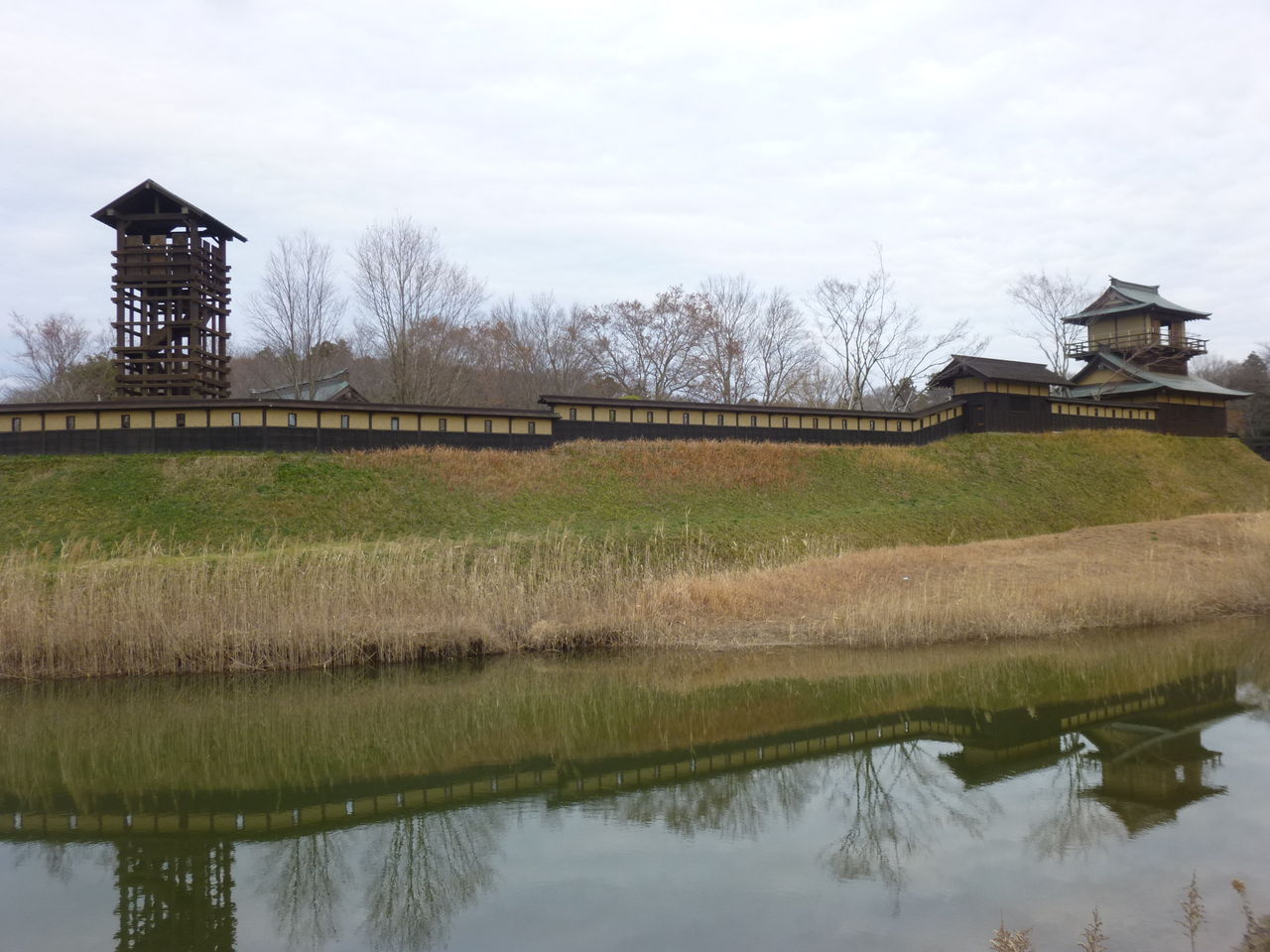 逆井山村