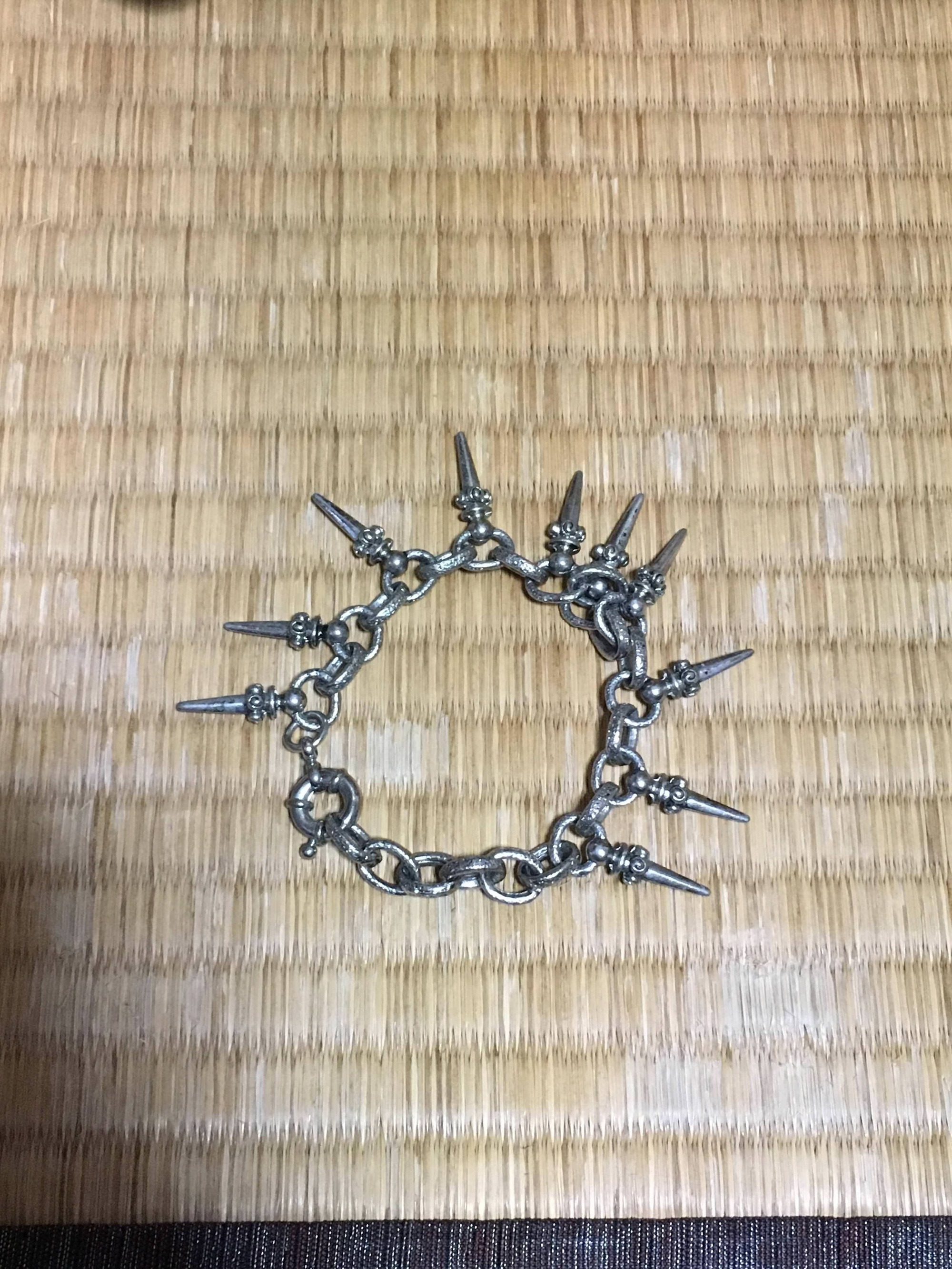 朗報 実家帰省で暇すぎワイ 部屋を探索したところ中学の時に小遣いで買ったアクセサリーを発見 Jのログ おんjまとめブログ
