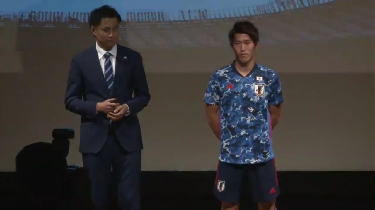 超画像速報 サッカー日本代表の新ユニフォームガチでかっこいい Jのログ おんjまとめブログ