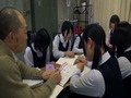 7人の女子校生と突然部室に閉じ込められた1人の男教師-1
