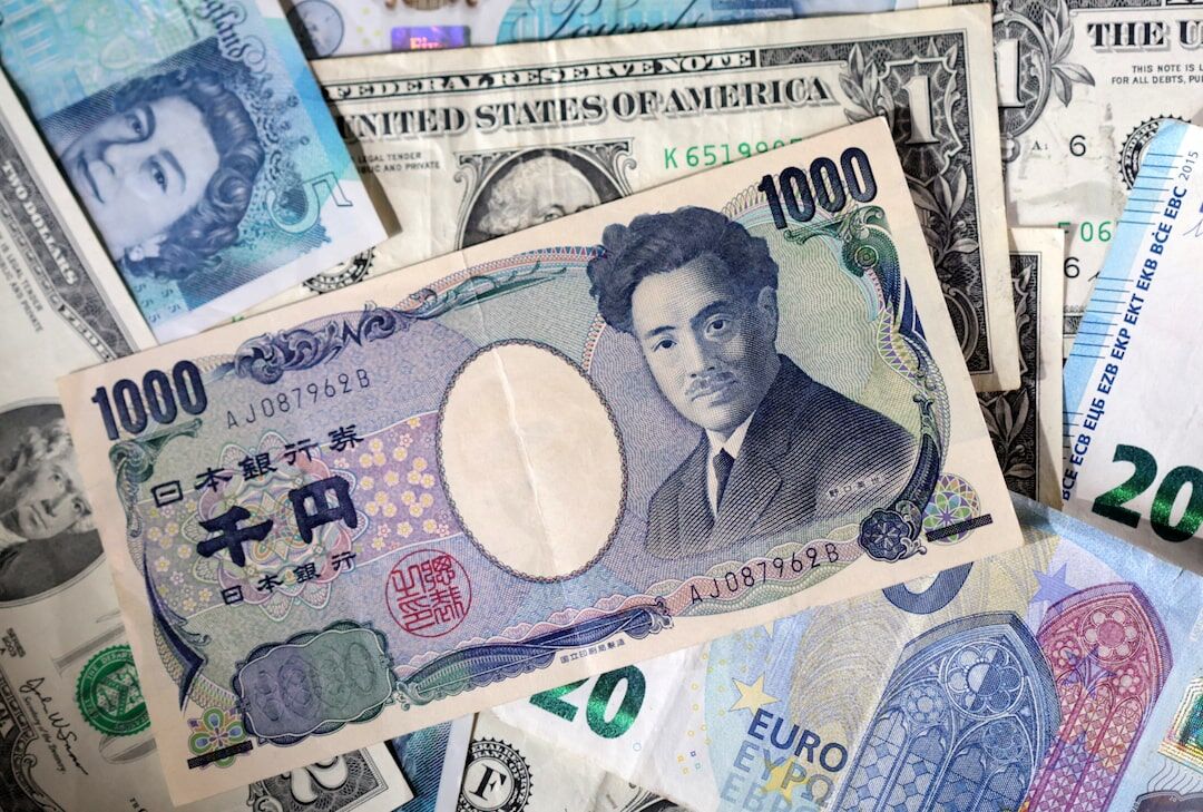 【悲報】テレビ番組「15年前の日本はすごかった」→ドル円75円