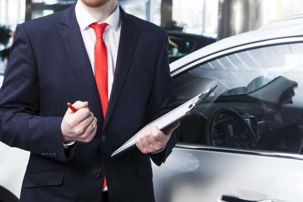 「買わないけど試乗したい」はNG？ ディーラーへの不満がネットで大炎上、日本の試乗文化と営業現場