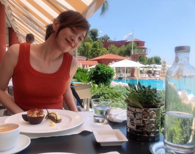 本田翼 ノーブラタンクトップ姿で推定bカップのお ぱいを強調させてしまう スキャンダルニュース