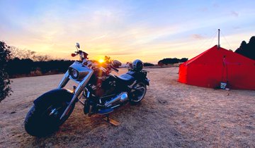 ハーレーって車で例えるとベンツでしょ。じゃあプジョーやルノーに相当するバイクメーカーってどこ？
