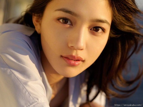 【芸能】映画ドラマCMと見ない日はない人気女優：川口春奈２９歳