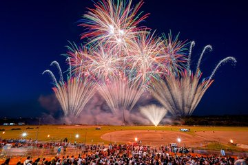 【秋の花火】山形県米沢市で初開催!第1回よねざわ戦国花火大会の楽しみ方ガイド「開催期間 2024年10月12日(土) 開催時間 18:30~終了」