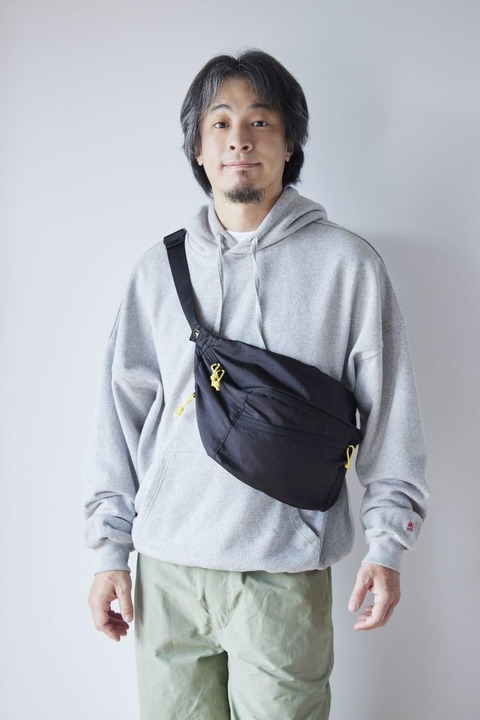 ウエストポーチの魅力と「ひろゆき」せっかくだし予約した