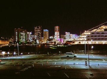 光と音楽が融合する冬の横浜「夜の横浜イルミネーション2024-25」