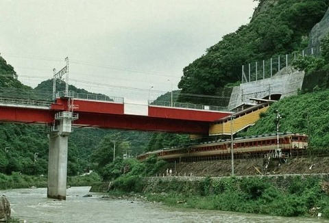 宝塚のＪＲ福知山線「秘境駅」こと武田尾駅に住民悲願のエレベーター設置決まる