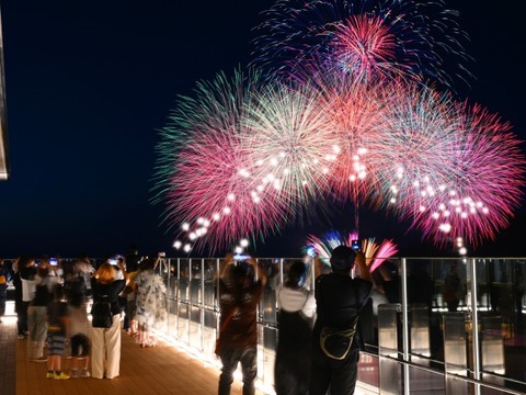【秋の花火】佐賀県唐津市で開催！第72回九州花火大会を楽しむポイント「開催期間 2024年10月12日(土) 19:30～20:00」