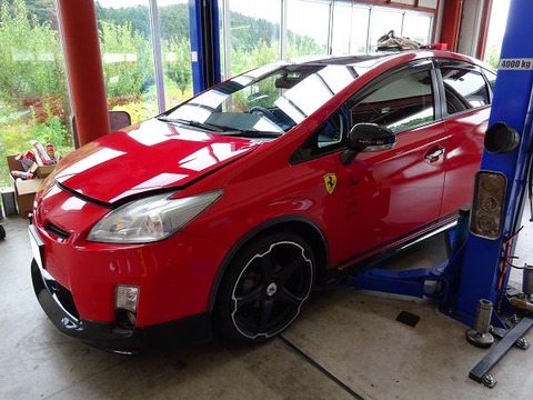 イタリア「フェラーリがあります」ドイツ「ポルシェがあります」アメリカ「コルベットがあります」