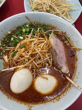 激辛ラーメンって美味いんだけど食ったあとのあの腹痛を考えると非常に諸刃の刃だよな