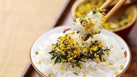 【ふりかけが記録的売上】昭和の食卓では嫌われた「ふりかけ」が過去最高の売り上げに　節約志向で大人の「夜ごはん」でも重宝