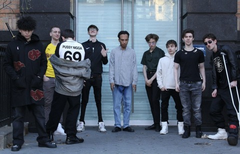 【画像】アメリカの異世界転生、面白すぎる「左の暁は分かるんが・・・」