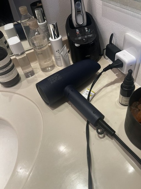 暖房がドライヤーしかないんだけど潤いとかイオンとか必要ないから1番熱い風出るドライヤー教えてくれ