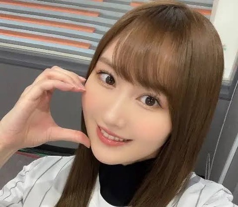 ホロライブのViViちゃん可愛いよな、本人も美人やねー「綺々羅々ヴィヴィ」