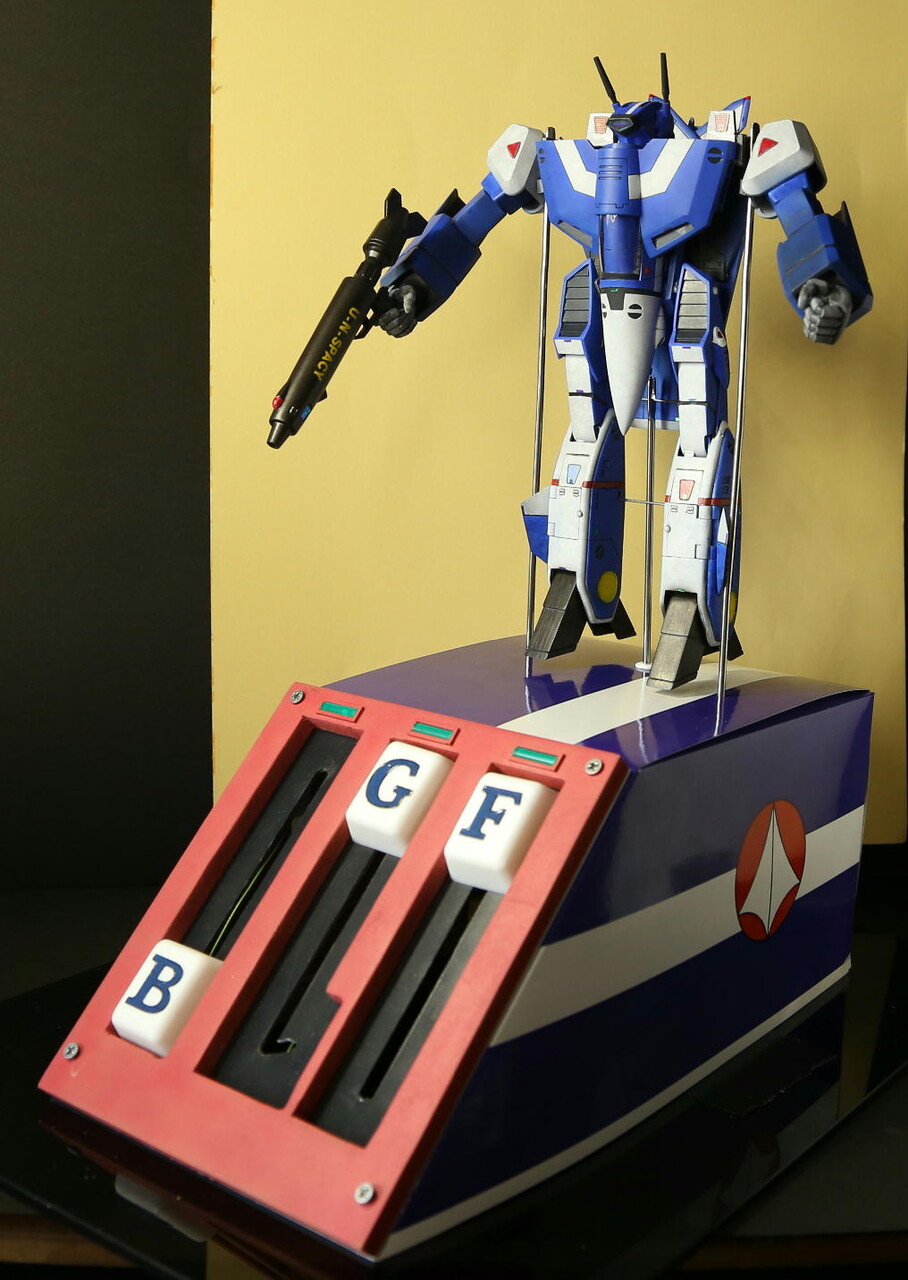 1 72電動変形バルキリーvf 1j すーめだか 変化球モデラー