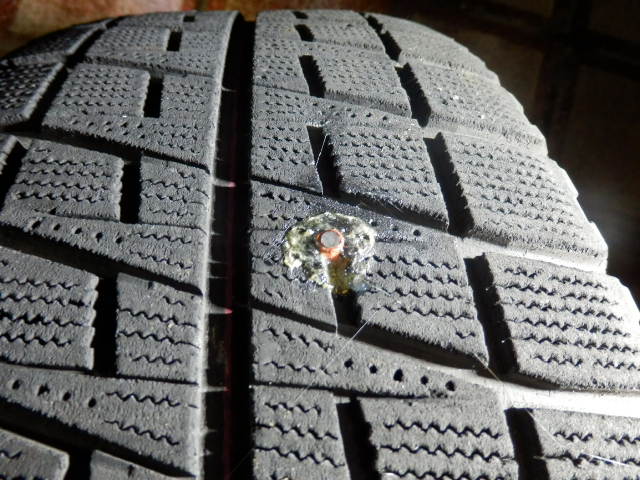 205/60R16 スタッドレス(パンク修理済) スタッドレスタイヤのパンク