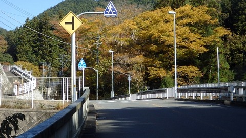 PB080133 (640x360)