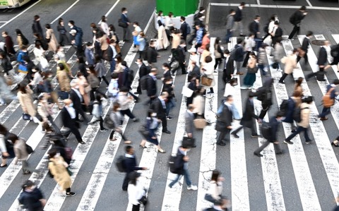 横断歩道通行人