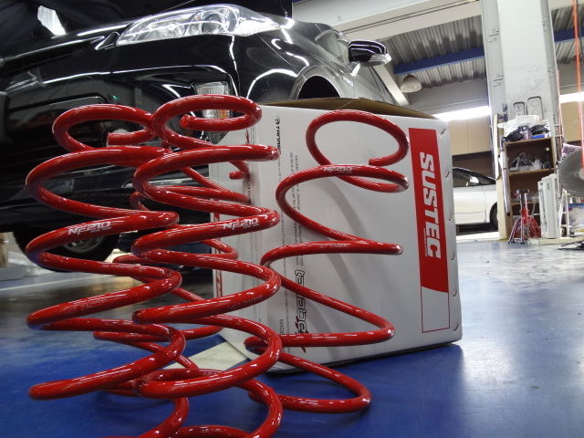 プリウス ローダウンスプリング交換 スーパーオートバックス岐阜 スポーツコーナーブログ