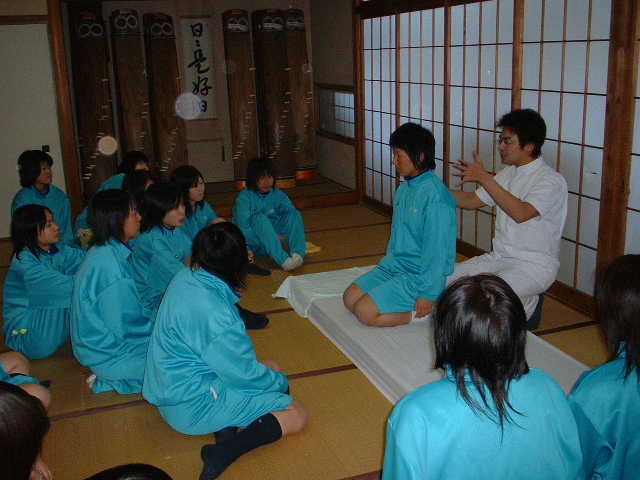 伊勢女子高校で実習 マユゲボン 伊勢市でカイロプラクティック院を営む一人の男の日記