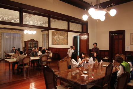 山手倶楽部室内