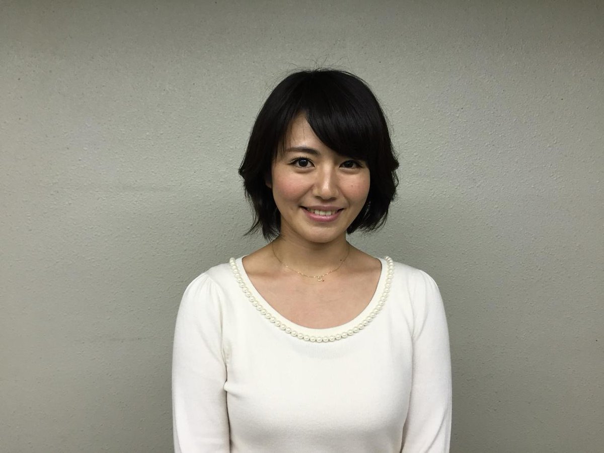 磯山さやか 背中があらわに 情報ネット