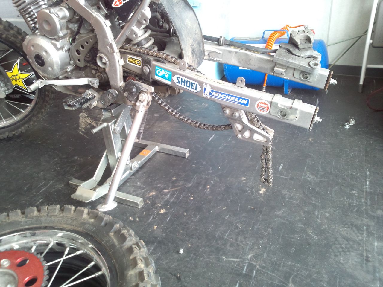 KLX125のカスタム（リアショック延長編） : デコ・ボコ