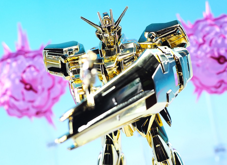 1/144 ストライクガンダム ゴールドメッキ ヴァージョン