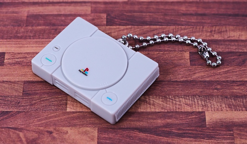 バンダイ PlayStation ミニチュアチャーム付き ビスケット レビュー