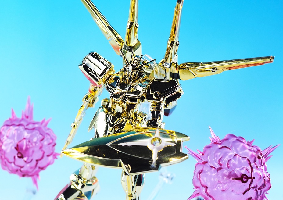 1/144 ストライクガンダム ゴールドメッキ ヴァージョン
