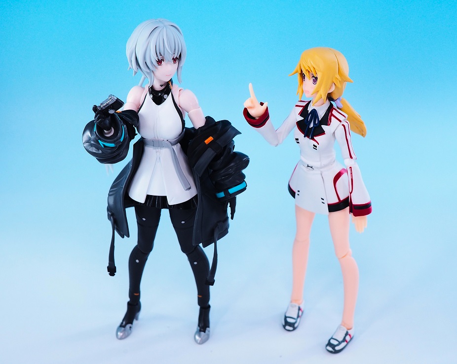 おもちゃの巣(玩具レビュー) : バンダイ AGP シャルロット・デュノア(制服ver.) レビュー