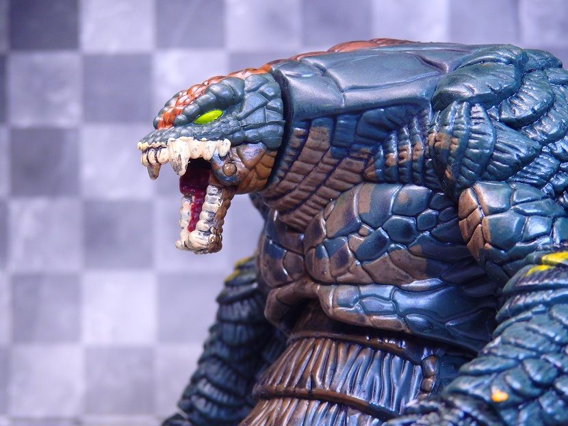 マクファーレントイズ SPAWN6 サンスカー レビュー : おもちゃの