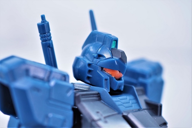 P2042043