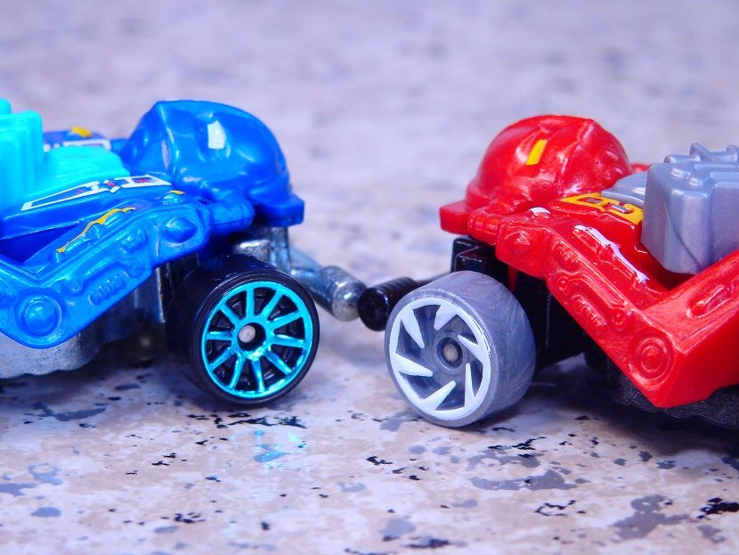 ホットウィール ゾンボット（青） Hot Wheels ZOMBOT レビュー