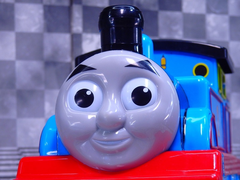 おもちゃの巣 玩具レビュー 中華トイ 自動変形するトーマスロボ レビュー