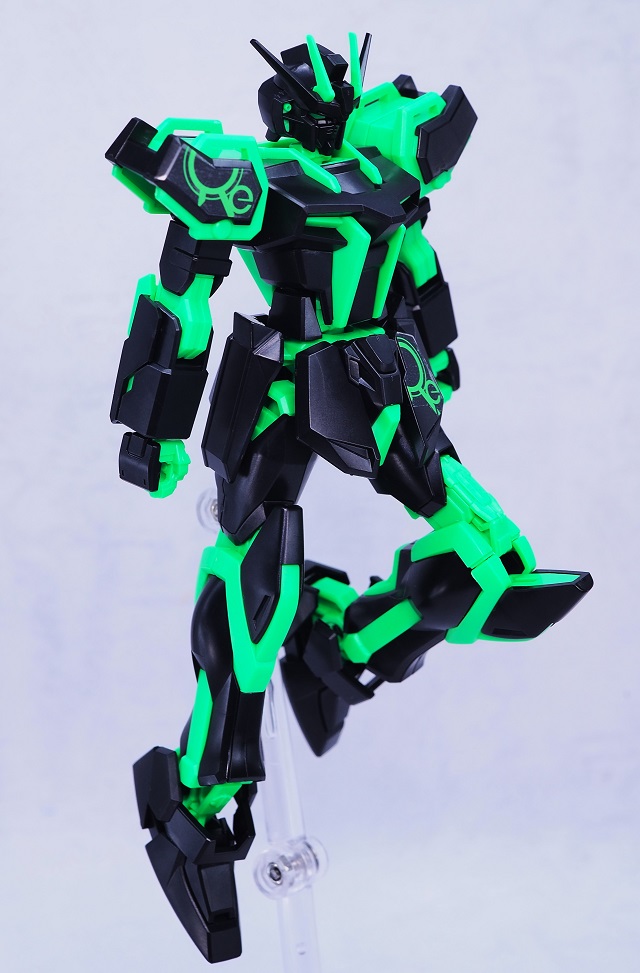 ガンプラ入りラウンドBOX EG ストライクガンダム リサーキュ