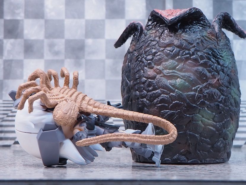 NECA エイリアンエッグ ランチング フェイスハガー 発光 射出