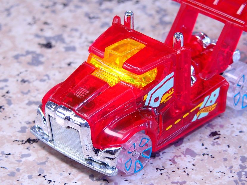 Hot Wheels スカイスノーリグとターボレンスリグ TURBOLENCE TUGのレビュー！軍用機とトーイング車のセット的