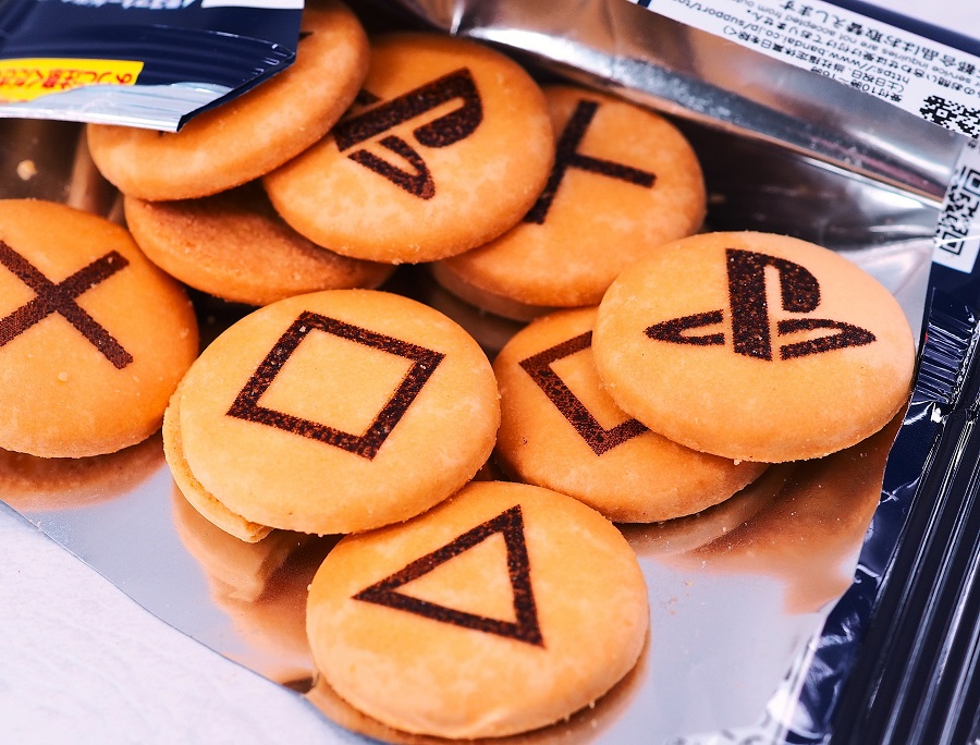 バンダイ PlayStation ミニチュアチャーム付き ビスケット レビュー