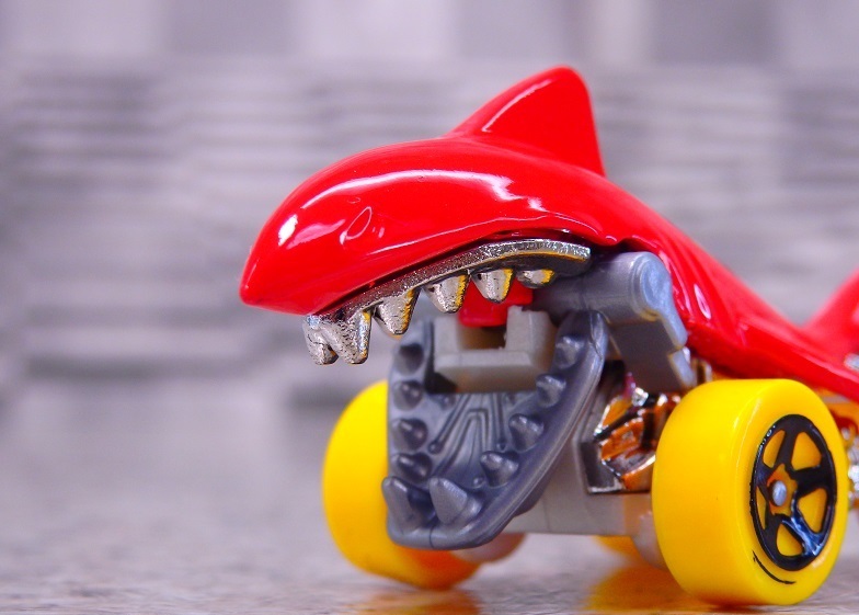 ホットウィール シャークバイト（レッド） レビュー : おもちゃの巣